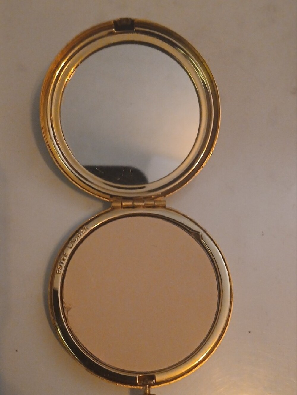 Estee Lauder Gold April Angel Compact & Powder - Picture 3 of 6